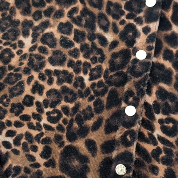 White House Black Market Cheetah Print Cropped Snap Button Long Sleeve Cardigan - Picture 3 of 9